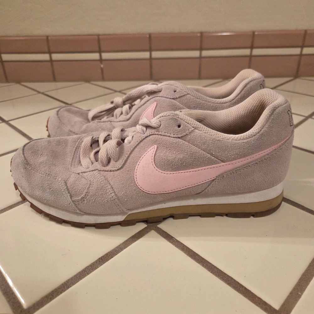 Nike Genicco Womens 7.5 Particle Rose Pink Suede Retro Running Shoes 644451-601